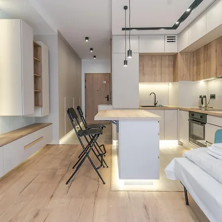Przemyslowa Deluxe By Bookinghost